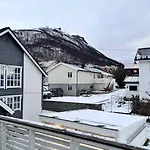Tromsø’s Location? City&nature 5 Mins Away. *
