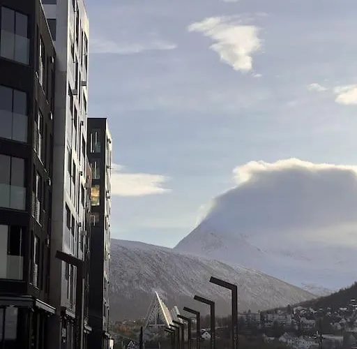 Tromso's Location? & Nature 5 Mins Away. Casa vacanze Tromsø